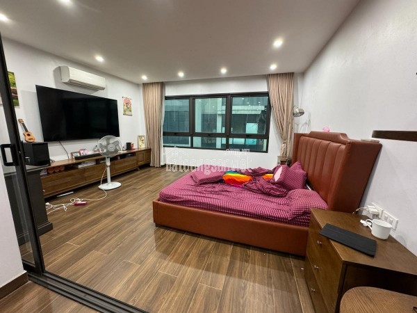 65M*8T CẦU GIẤY - ÔTÔ ĐỖ CỬA - 10M RA MẶT PHỐ - 2 THOÁNG - THANG MÁY -VỪA Ở VỪA KINH DOANH