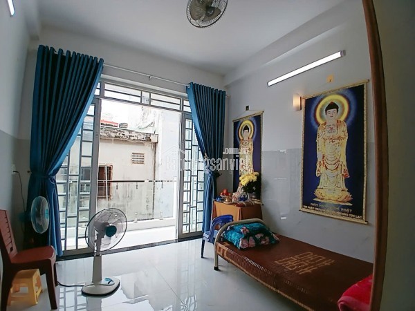 Bán nhà 70m2, 5PN, 4WC, Q.9, Lê Văn Việt, chỉ hơn 6 tỷ