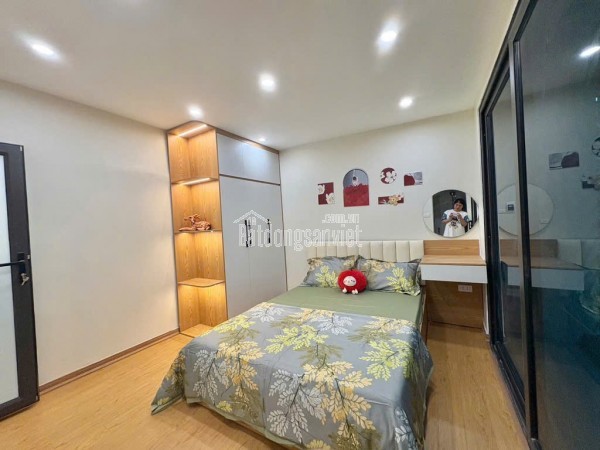 Cần bán nhà phố Phạm Ngọc Thạch ô tô đỗ cửa,diện tích 90m ,3 phòng ngủ,2 wc.Sổ đỏ sẵn sàng giao