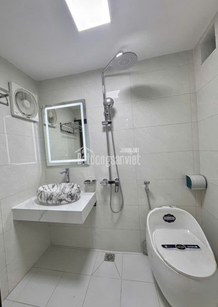 Cần bán nhà phố Phạm Ngọc Thạch ô tô đỗ cửa,diện tích 90m ,3 phòng ngủ,2 wc.Sổ đỏ sẵn sàng giao