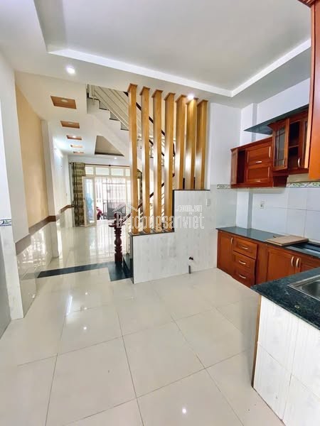 CHỈ HƠN 4 TỶ - CÓ NGAY CĂN NHÀ 2 TẦNG VUÔNG VỨC - NGANG 4 x DÀI 14 - SÁT BÊN EMART PHAN HUY ÍCH -