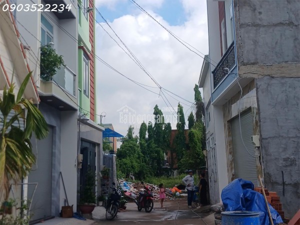 Bán gấp nhà mặt phố Võ Văn Hát, 5,1 tỷ, 50 m2, 4PN, 3WC, hướng Tây Nam