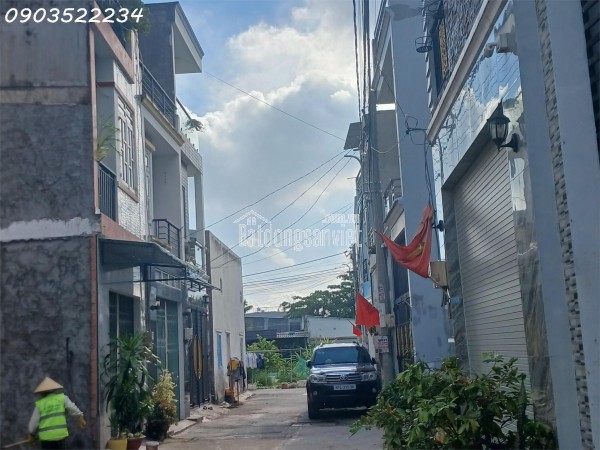 Bán gấp nhà mặt phố Võ Văn Hát, 5,1 tỷ, 50 m2, 4PN, 3WC, hướng Tây Nam