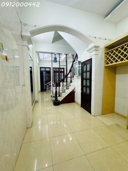 CHÍNH CHỦ CẦN BÁN NHÀ PHỐ NHÂN HÒA 42m2 4 tầng GIÁ 9X TỶ– THANH XUÂN – VỊ TRÍ ĐẮC ĐỊA, GẦN