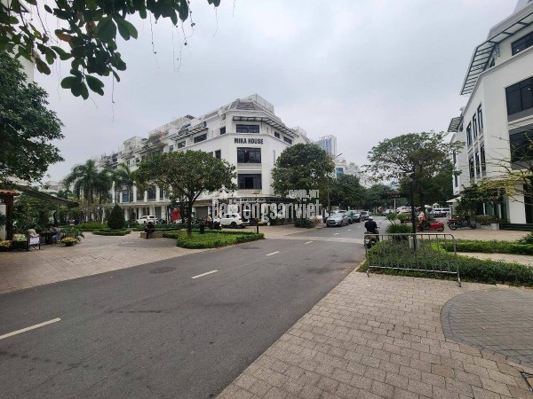 Bán nhà phân lô Phú Diễn, 79m2, 7 tầng, gần đại học Tài Nguyên Môi Trường, nhà đẹp, ở ngay