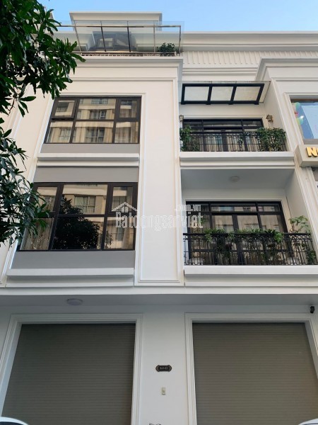 Bán nhà phân lô Phú Diễn, 79m2, 7 tầng, gần đại học Tài Nguyên Môi Trường, nhà đẹp, ở ngay