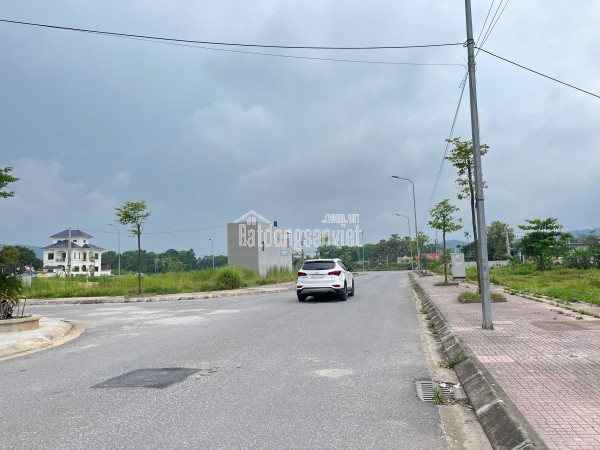 Cần bán gấp đất ngay TT thị xã Nghi Sơn, Thanh Hóa, DT 108m2 đường 15.5m giá chỉ 1 Tỷ.