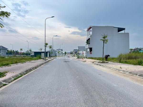 Cần bán gấp đất ngay TT thị xã Nghi Sơn, Thanh Hóa, DT 108m2 đường 15.5m giá chỉ 1 Tỷ.