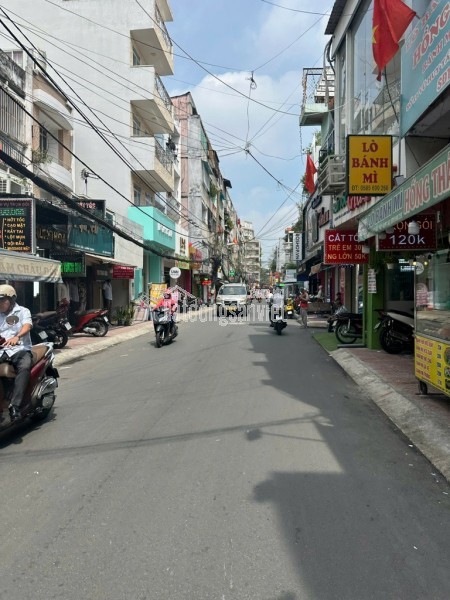 BÌNH THẠNH – GIÁP QUẬN 1 – HẺM XE HƠI THÔNG – NHÀ 3 TẦNG VUÔNG VẮN – CHỈ 5.55 TỶ
VŨ HUY TẤN –