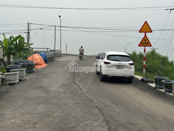 Bán 109m và 111m full ont
vị trí : thủy xuân tiên-tiên chương mỹ-hà nội
cách quốc lộ 6 chỉ 500m