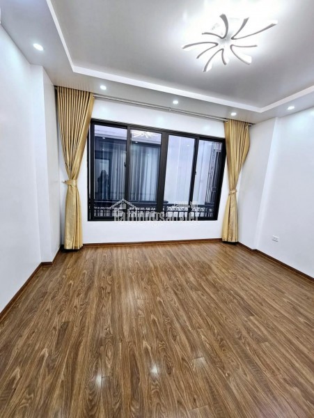 PHÂN LÔ Ô TÔ TRÁNH - HIẾM - NHÌN CHẤM THẾ CHỨ CÁCH MẶT NGÕ CÓ CHỤC NHÀ - Ở SƯỚNG YÊN TĨNH - GARA Ô