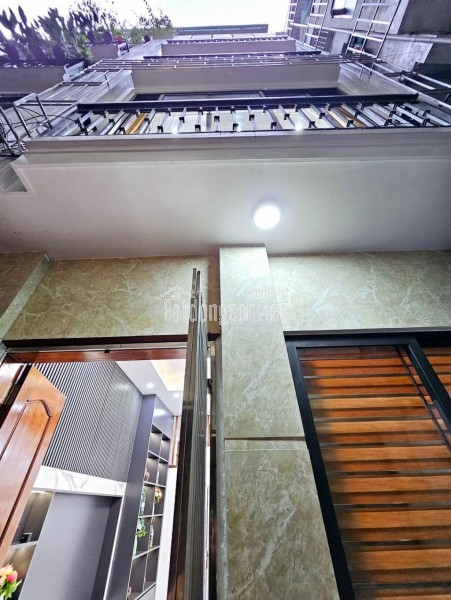 PHÂN LÔ Ô TÔ TRÁNH - HIẾM - NHÌN CHẤM THẾ CHỨ CÁCH MẶT NGÕ CÓ CHỤC NHÀ - Ở SƯỚNG YÊN TĨNH - GARA Ô