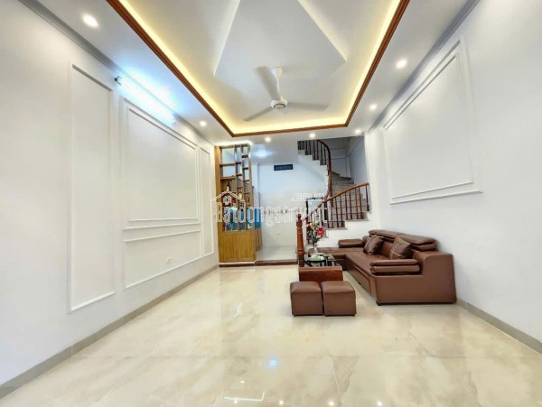 Bán Nhà Đại Đồng Vĩnh Hưng 38m 5 Tầng 4 Phòng Tặng Hết Nội Thất Sổ Đỏ