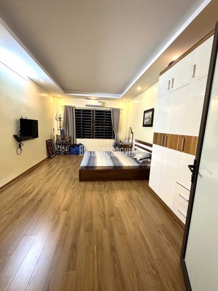 Bán Nhà Đại Đồng Vĩnh Hưng 38m 5 Tầng 4 Phòng Tặng Hết Nội Thất Sổ Đỏ