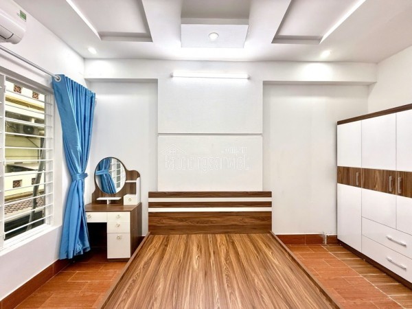 HIẾM-NHÀ ĐẸP-HOÀNG VĂN THÁI-4 TẦNG-NỘI THẤT-Ô TÔ GẦN GIÁ 6,68 TỶ