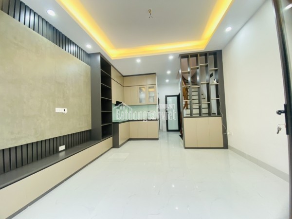 HIẾM-NHÀ ĐẸP-HOÀNG VĂN THÁI-4 TẦNG-NỘI THẤT-Ô TÔ GẦN GIÁ 6,68 TỶ