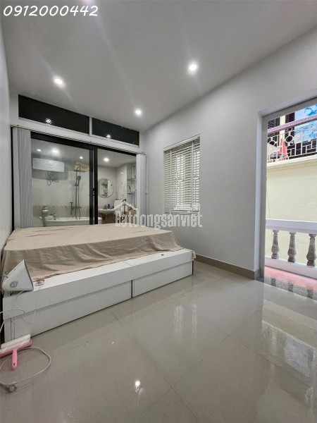 CHÍNH CHỦ BÁN NHÀ THỤY KHUÊ - TÂY HỒ  – CÁCH HỒ TÂY CHỈ 100M
🏡 Diện tích sử dụng: 150m² – Mặt