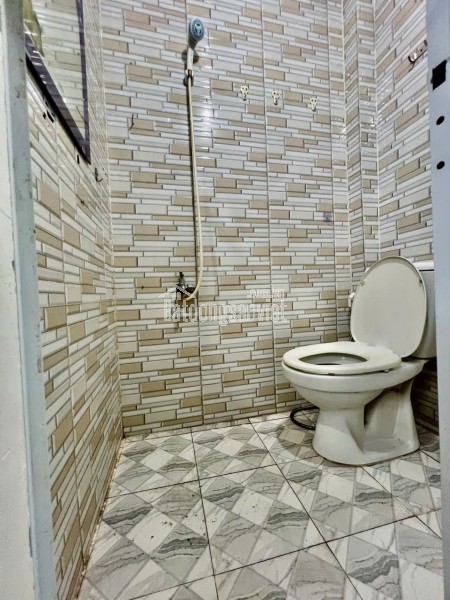 Mặt tiền xe tải KINH DOANH Hoàng Diệu Q4
CÓ 1 TỶ