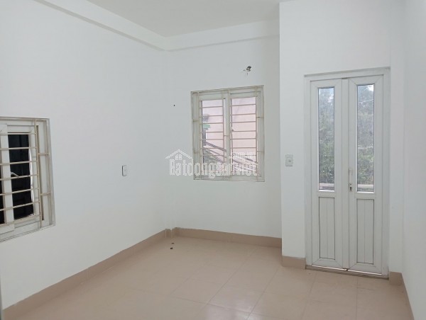 Bán nhà Tả Thanh Oai dân xây độc lập lô góc 3 tầng, 4 ngủ,ở ngay 4.5 tỷ 0702121992