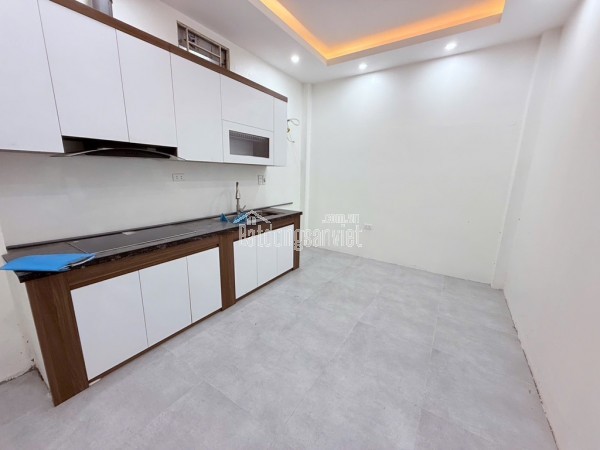 Ô TÔ ĐỖ CỬA - NGÕ THÔNG - KINH DOANH - 7 NGỦ - VỪA Ở VỪA CHO THUÊ
