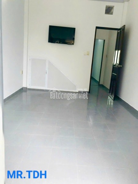 🏠NHÀ MỚI VÀO NGÀY - SỔ A4 - HẺM XE HƠI 🚙🏡
📍Lê Bình, Tân Bình
- Nhà kết cấu 1 trệt 3 lầu