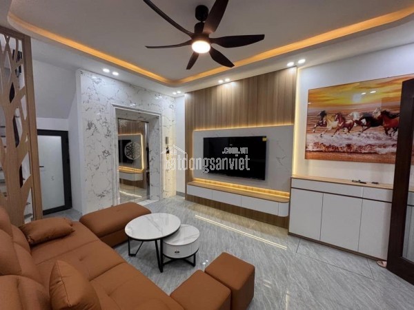 🏗️ BÁN NHÀ THANG MÁY – 7 TẦNG – Ô TÔ – GẦN ĐẠI HỌC – CẦU DIỄN