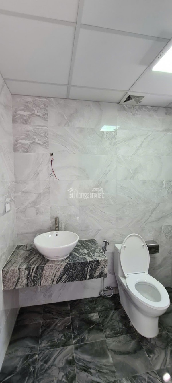 Cho thuê liền kề Ngõ 908 Kim Giang, 20tr/th cố định 2-3 năm(thương lượng) cách LinhĐàm 3km