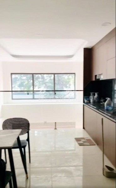 Cho thuê nhà 6 tầng x thang máy 50m cực đẹp tại ngõ 572 Ngọc Thụy