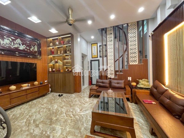 BÁN NHÀ HOÀNG ĐẠO THÀNH- Ô TÔ TẢI ĐỖ CỬA - THANG MÁY - NHÀ ĐẸP FULL NỘI THẤT 35m giá chỉnh 10 tỷ
