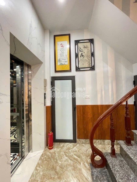 BÁN NHÀ HOÀNG ĐẠO THÀNH- Ô TÔ TẢI ĐỖ CỬA - THANG MÁY - NHÀ ĐẸP FULL NỘI THẤT 35m giá chỉnh 10 tỷ