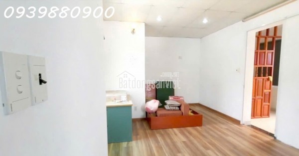 Phú Nhuận, sát mặt tiền - 40m2 - 6,45Tỷ TL