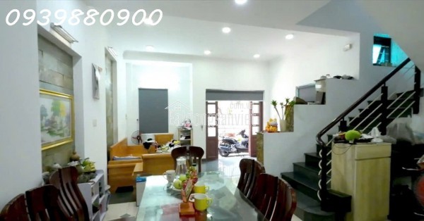Phú Nhuận, sát mặt tiền - 40m2 - 6,45Tỷ TL