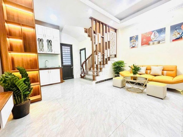 NHÀ MỚI PHỐ LÊ THANH NGHỊ, GẦN Ô TÔ 3 BƯỚC TỚI ĐH BÁCH KHOA ,KINH TẾ- XÂY DỰNG VÀ CÁC BỆNH VIỆN