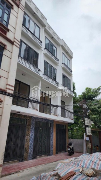 NHÀ MỚI KÍNH COONG, THOÁNG SÁNG, Ở NGAY.
TRUNG TÂM CẦU GIẤY