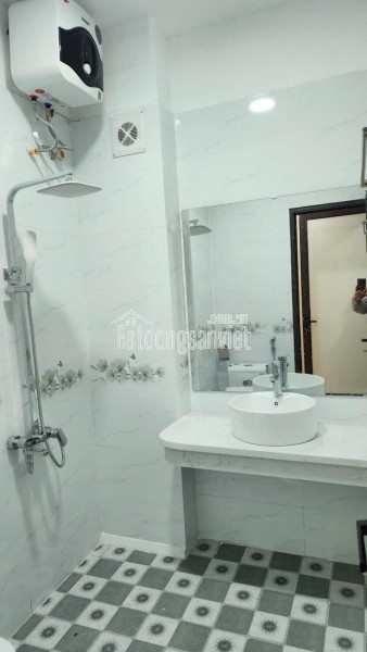 NHÀ MỚI KÍNH COONG, THOÁNG SÁNG, Ở NGAY.
TRUNG TÂM CẦU GIẤY