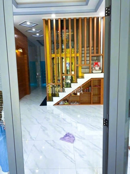 Nhà Hẻm Xe Hơi - Bình Tân - 4 Tầng Có Thang Máy - 4PN 5WC - Gần Ngã Tư Bốn Xã, Giáp Tân Phú - LH