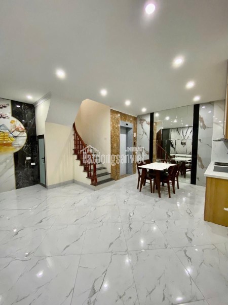 Nhà đẹp 50m 5 tầng phố Bồ Đề, Long Biên, Hà Nội