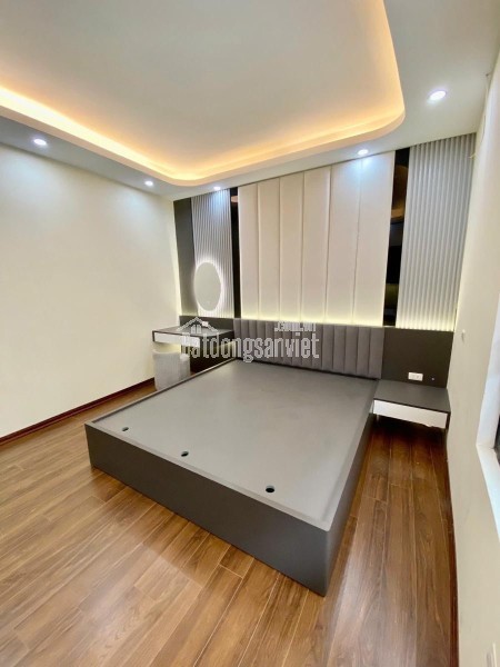 Nhà đẹp 50m 5 tầng phố Bồ Đề, Long Biên, Hà Nội