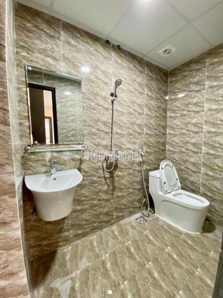 Nhà đẹp 50m 5 tầng phố Bồ Đề, Long Biên, Hà Nội