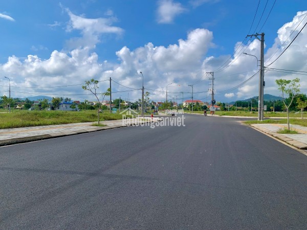 Đất mặt tiền chợ Đông Phú, 5 suất ngoại giao giá 1 tỷ 200, sổ hồng riêng.