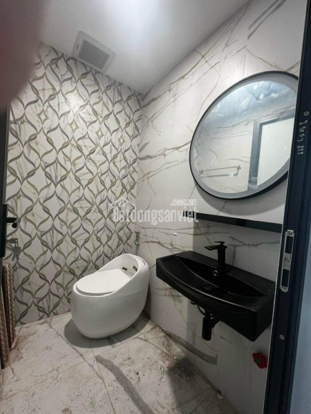 Tôi cho thuê Nhà căn góc, mới,vỉa hè, 116m2- 4T, Trần Nhân Tông_46 Tr