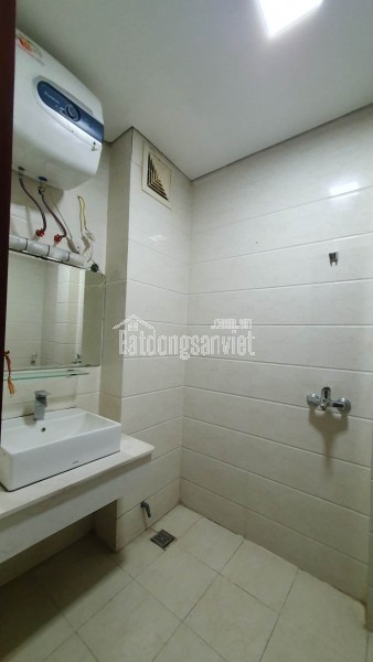 Tôi cho thuê nhà mới, căn góc, 92m2_ 5T; vỉa hè, Hoàng Quốc Việt-29 Tr