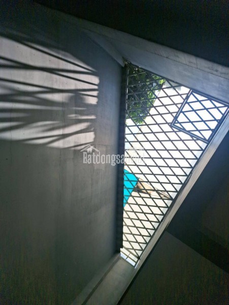 CĂN NHÀ 2 TẦNG, 48M2, HẺM LÊ VĂN LƯƠNG, QUẬN 7 - CHỈ 4.5 TỶ, SỔ HỒNG RIÊNG!
