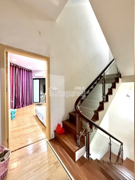 BÁN LÔ GÓC ĐẸP NHẤT QUẬN CẦU GIẤY – 137m² chỉ 40 tỷ