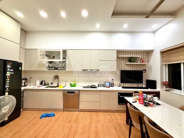 BÁN LÔ GÓC ĐẸP NHẤT QUẬN CẦU GIẤY – 137m² chỉ 40 tỷ