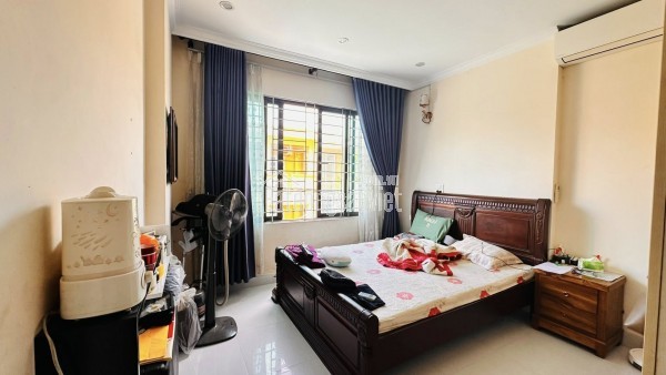 Bán Nhà Phố Sài Đồng, 75m2 MT5M Vỉa Hè Ô Tô Tránh, Hàng Xóm Vinhomes River Side 15 Tỷ