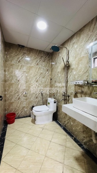 Nhà đẹp phố Vũ Tông Phan, lô góc, ngõ thông kinh doanh , ô tô vào nhà, 5 tầng 45m2, 12,5 tỷ.