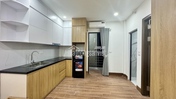 Nhà đẹp phố Vũ Tông Phan, lô góc, ngõ thông kinh doanh , ô tô vào nhà, 5 tầng 45m2, 12,5 tỷ.