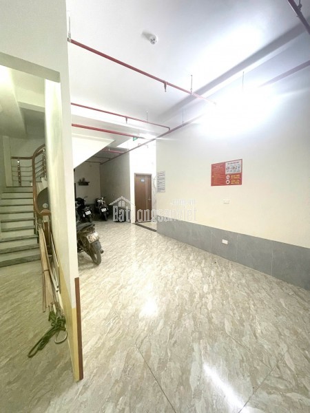 BÁN GẤP NHÀ PHỐ VIỆT HƯNG 41M2 LÔ GÓC 6 TẦNG, Ô TÔ VÀO NHÀ, NGÕ THÔNG 8.X TỶ