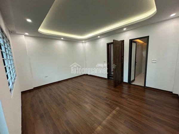 BÁN GẤP NHÀ PHỐ VIỆT HƯNG 41M2 LÔ GÓC 6 TẦNG, Ô TÔ VÀO NHÀ, NGÕ THÔNG 8.X TỶ